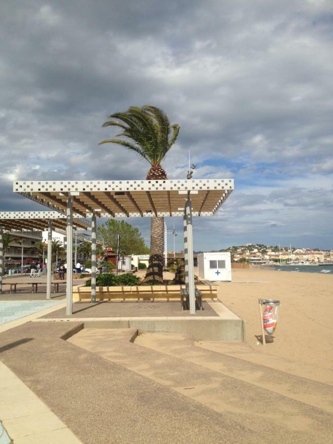 2 Calmes * Frejus